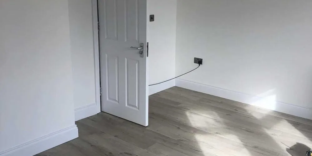 laminate flooring fitter